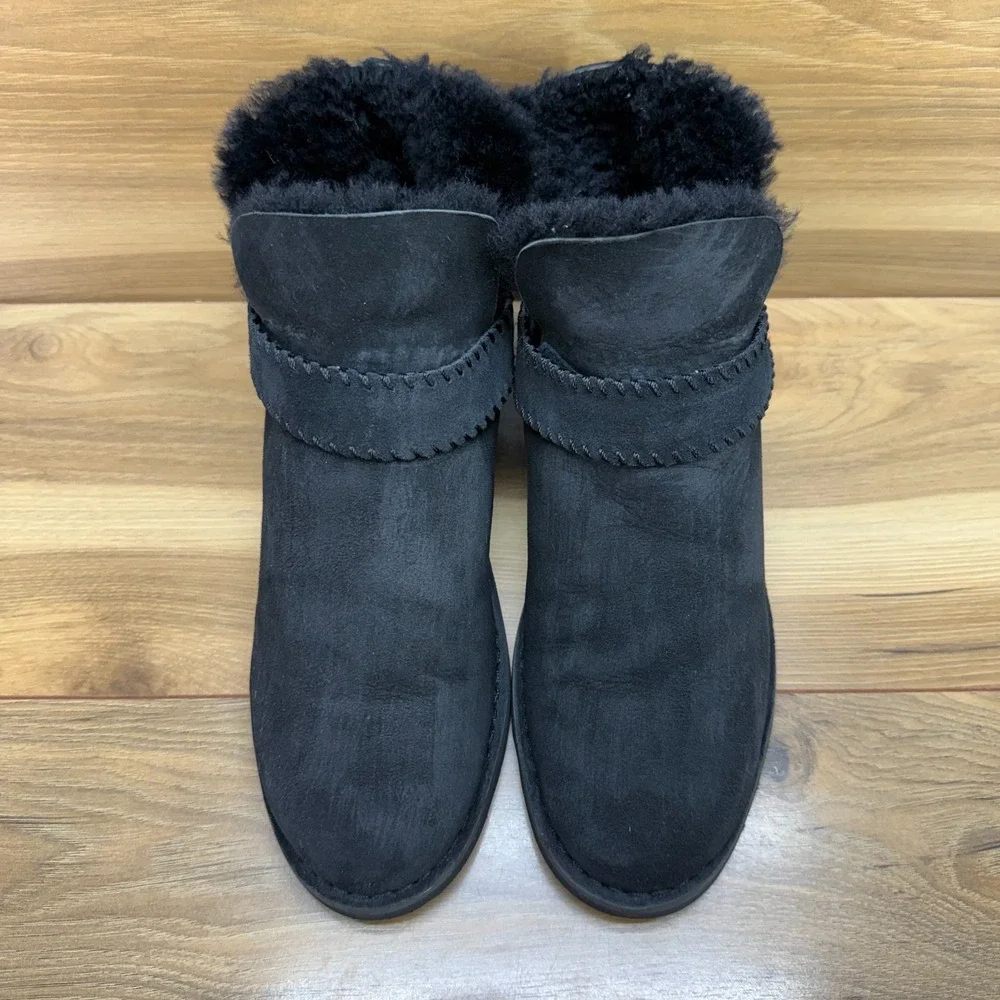 UGG Mckay Suede Ankle Boot 10 Black Shearling Fur Lined Slip On Cozy Fall Winter